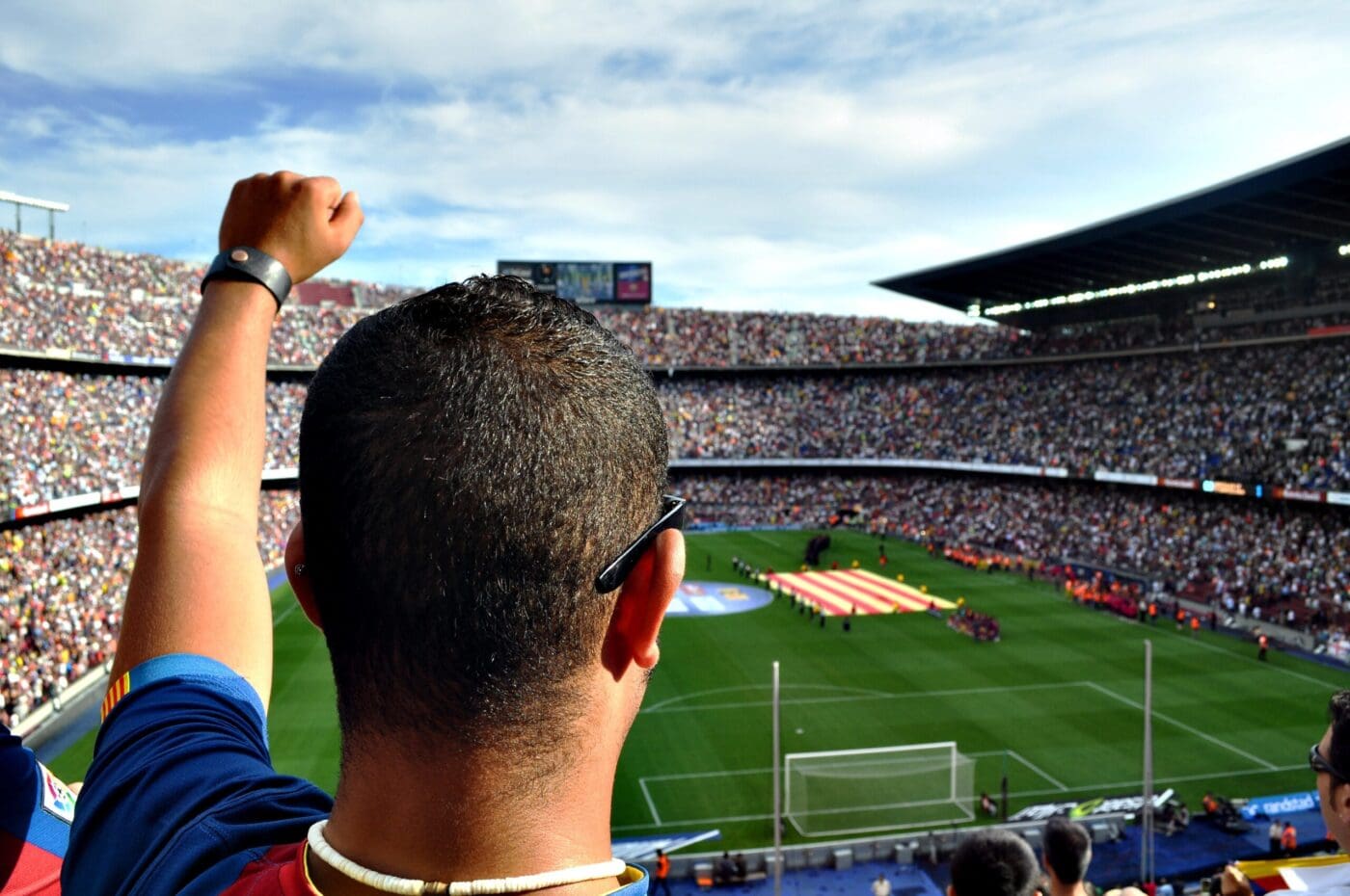 fan cheering